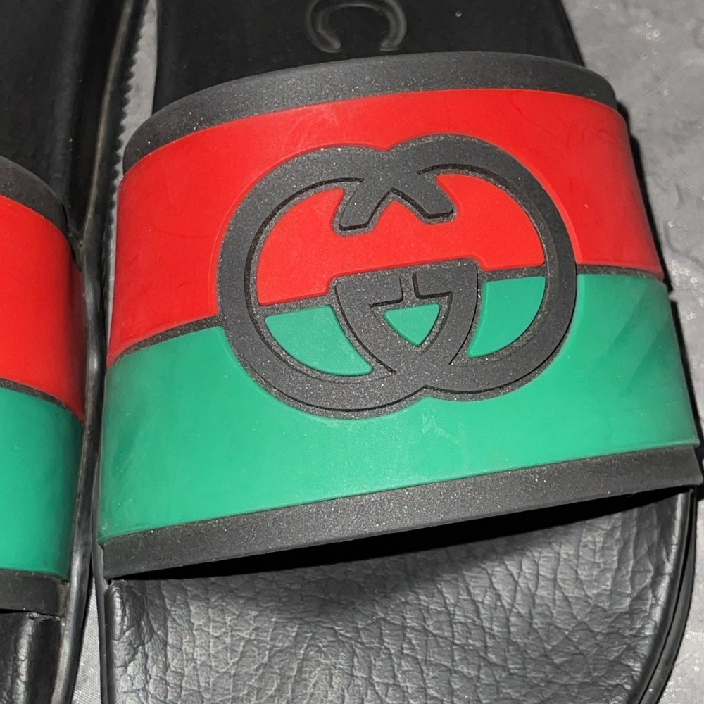 Preloved Gucci slides excellent condition color green n red size 5 men 8 woman - Picture 3 of 14